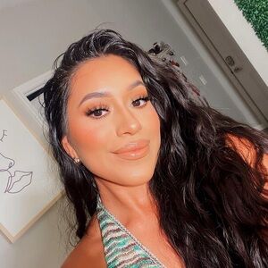 Meet your Posher, Vicky